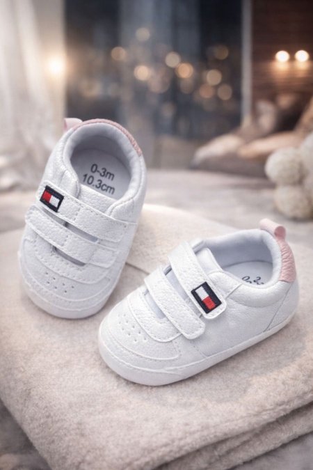 حذاء TOMMY زهري وابيض