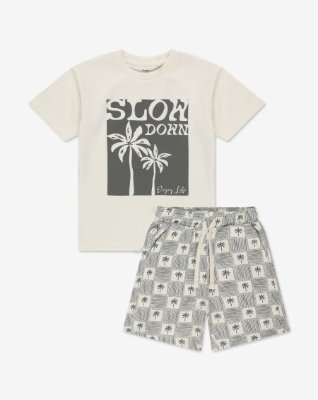 חליפה לילדים